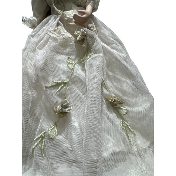 Cathay Collection Victorian Porcelain Doll 16 in Virginia Light Green and Purple - Picture 7 of 11